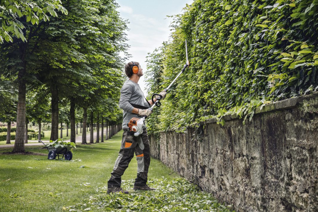 Taille haie sur perche thermique STIHL HL 94 C-E